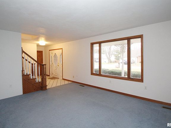 5th image of 418 Zook Ct