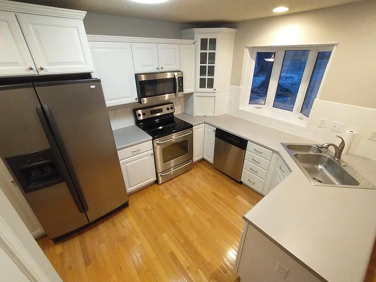 502 Kimberly Ln — Photo 3