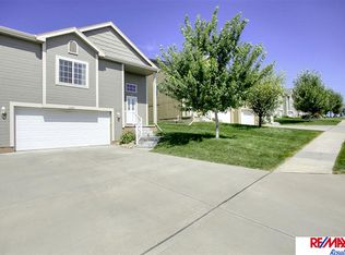 14226 Newport Ave, Omaha, NE 68164