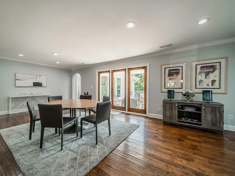 3147 Windsor Dr — Photo 43