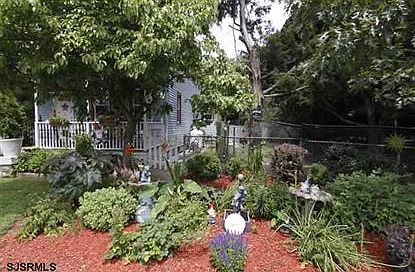 2nd image of 912 Franklin St