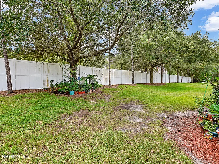 6791 Roundleaf Dr — Photo 5