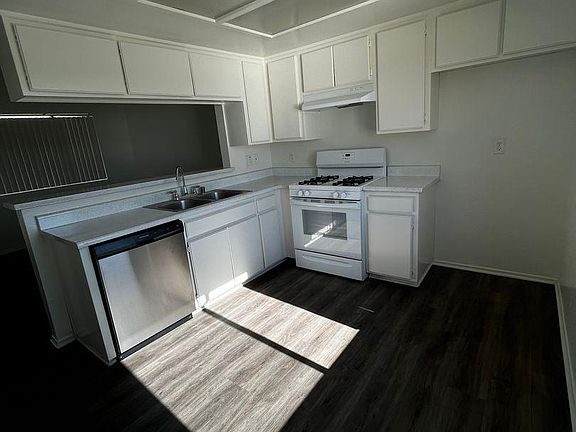 4th image of 3119 Doty Ave #3