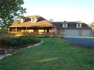 1849 Willow Wood Dr, Nixa, MO 65714