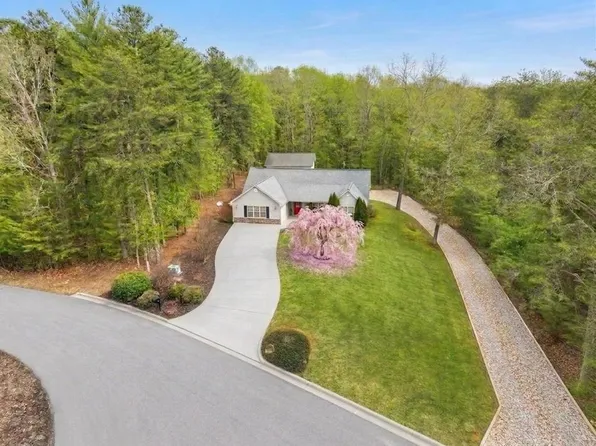 58 Autumn Ridge Dr, Mineral Bluff, GA 30559