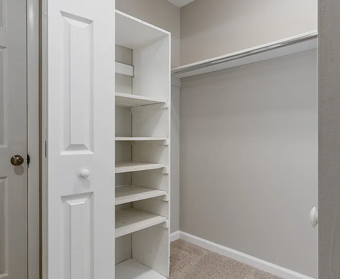 400 Derby Ln — Photo 30