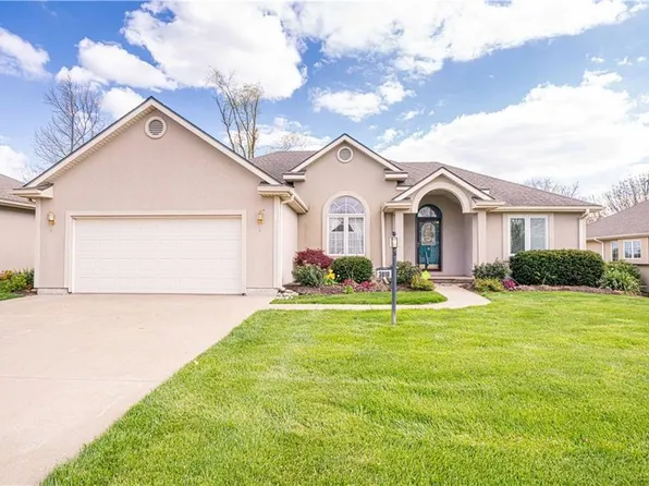 3010 Hirter Dr, Saint Joseph, MO 64506