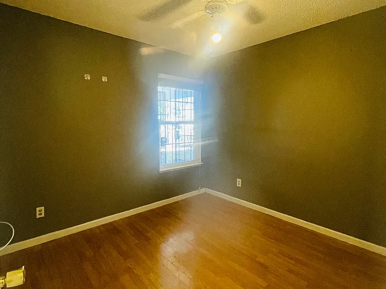 341 Lorenz Dr — Photo 6