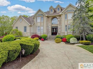 10 Marion Ct, Old Bridge, NJ 08857