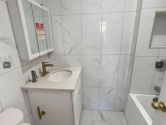3rd image of 11310 Jamaica Ave Floor 3