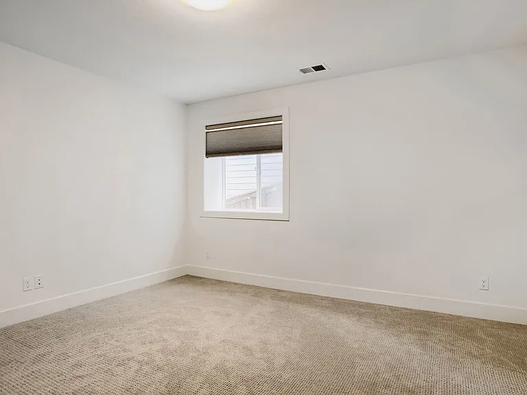 7353 NW Oakfern Dr — Photo 16