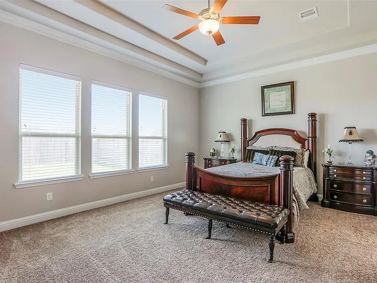 1815 Carriage Oaks Ln — Photo 15