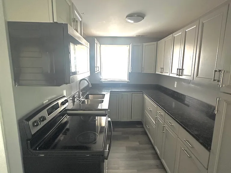 107-109 Earl St #109A — Photo 7