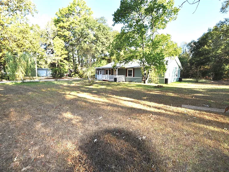 208 Blue Lake Dr — Photo 8