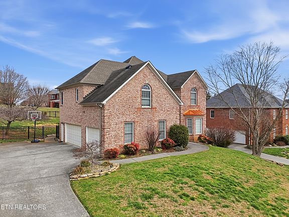 2nd image of 1712 Burnside Dr