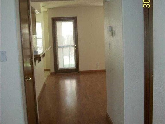 3rd image of 8444 Manuel Cia Pl NE