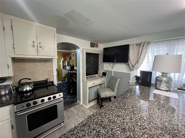 8 Valliere Ct