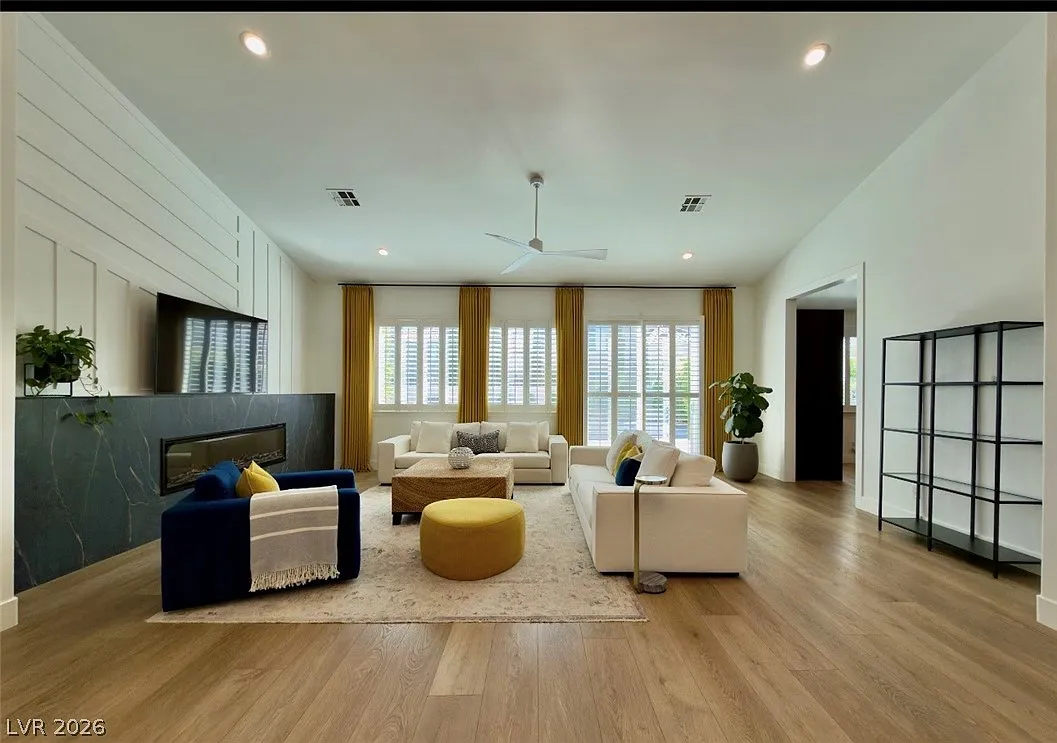 4 bed, 2.5 bath, 2287 sqft, $7,500 — Photo 3