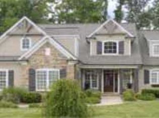 21 Geddes Farm Ln, Cumberland, RI 02864