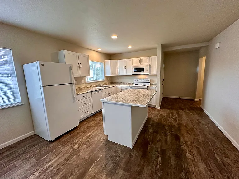 1397 E Cypress Ave — Photo 1