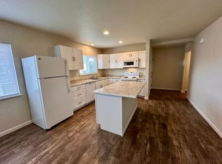 1397 E Cypress Ave APT A, Redding, CA