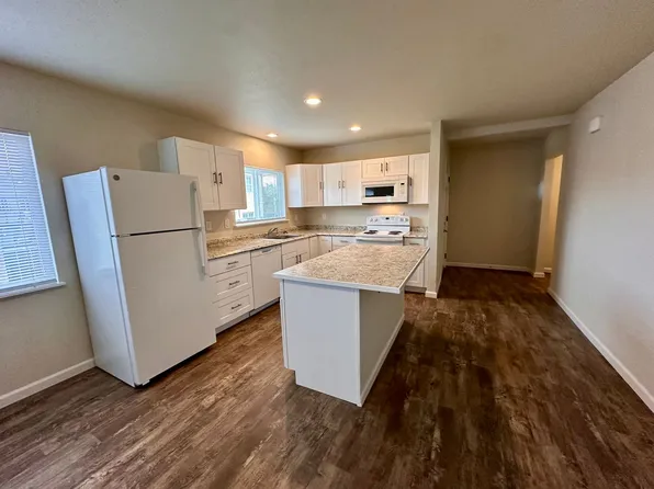 1397 E. Cypress Avenue, 1397 E Cypress Ave APT A, Redding, CA 96002