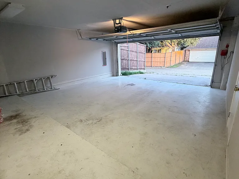 908 McCoy Dr — Photo 19