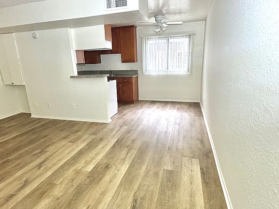 5th image of 11809 Hart St APT 2