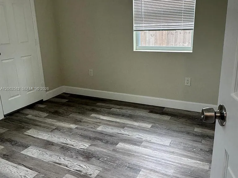 1701 NW 13th Ct — Photo 4