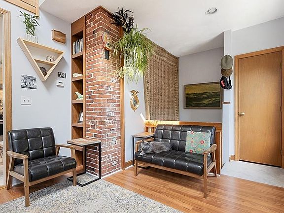 5th image of 13 Osgood St Unit 2