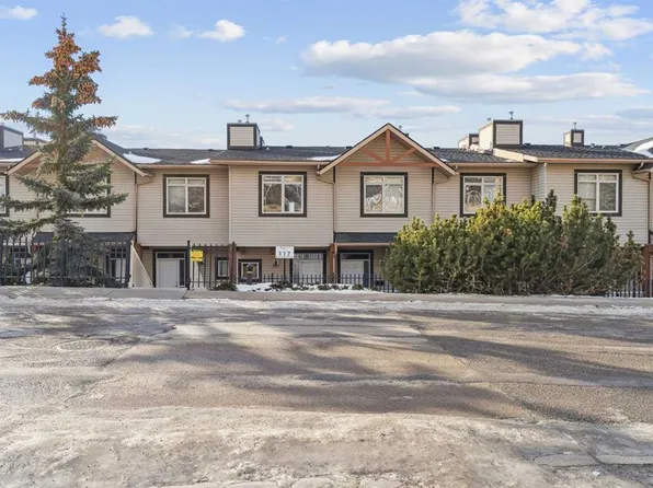 117 W Rockyledge Vw NW #15, Calgary, AB T3G 5X1