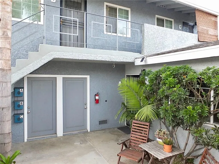1877 San Francisco Ave #A — Photo 5