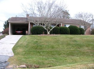 113 Prospect Ave, Galax, VA 24333