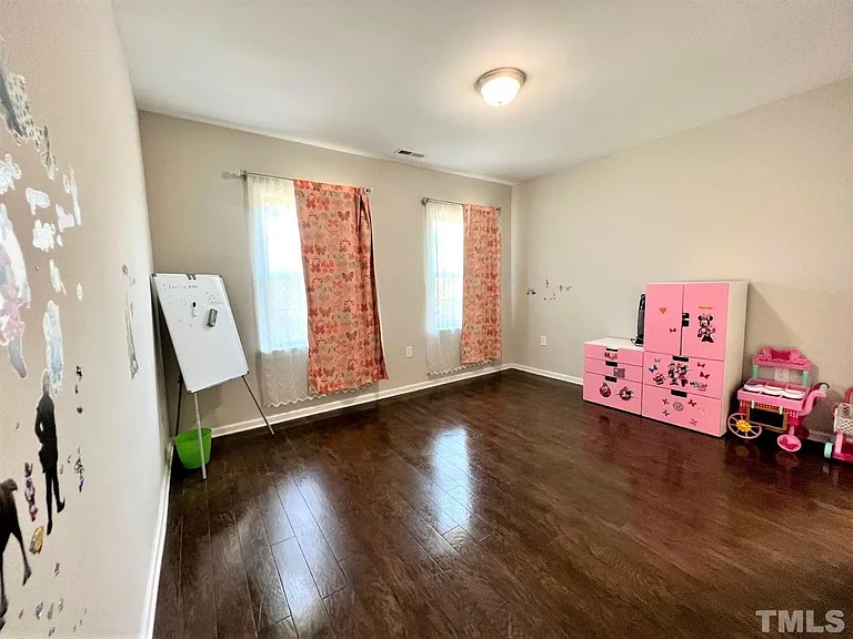 416 Daylin Dr — Photo 35