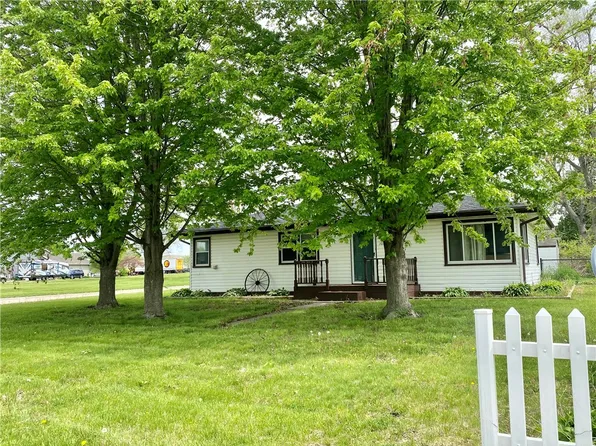 101 Garfield St SW, Bondurant, IA 50035