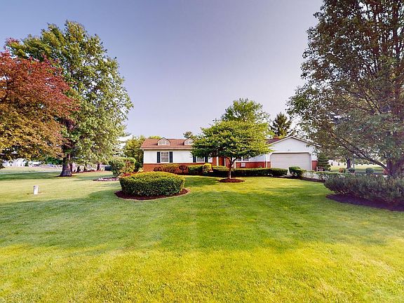 2nd image of 5842 Glendavon Pl