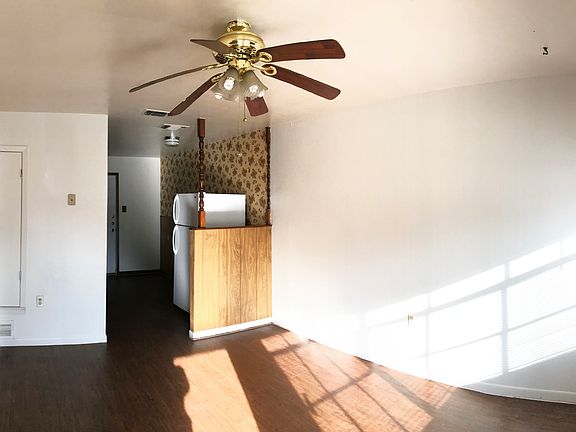 LIVING ROOM 2_05042023