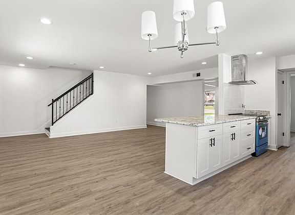 3rd image of 2137 Carol Sue Ave