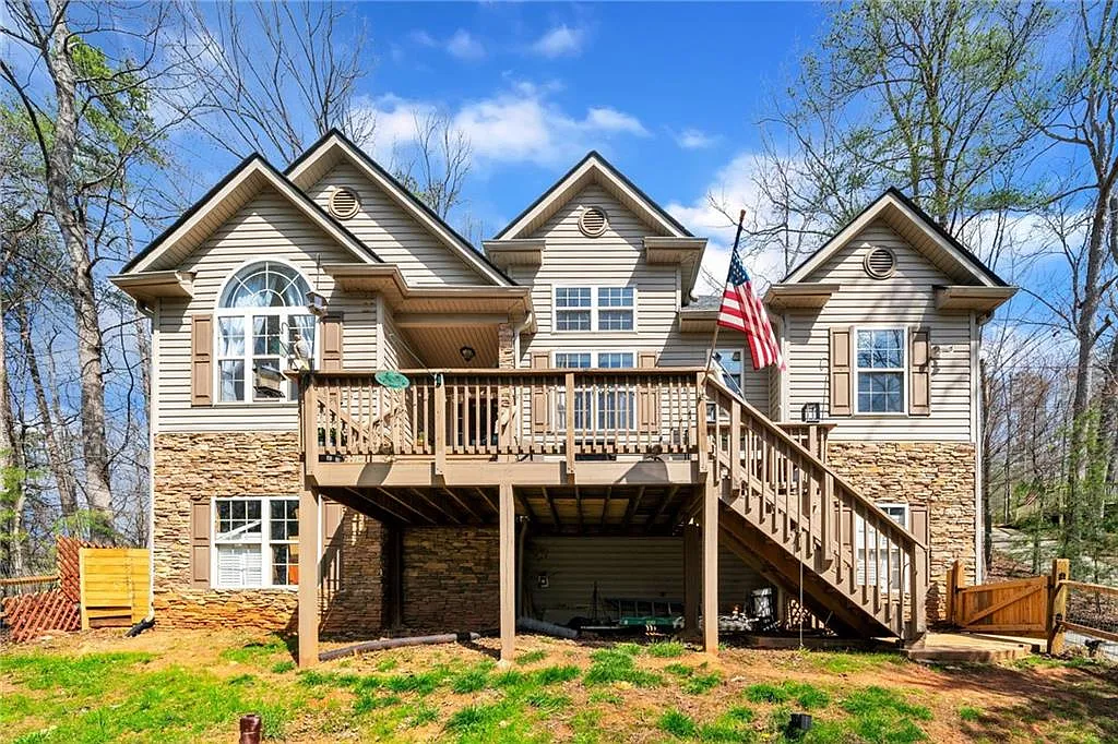 70 Fox Den Cir photo 1