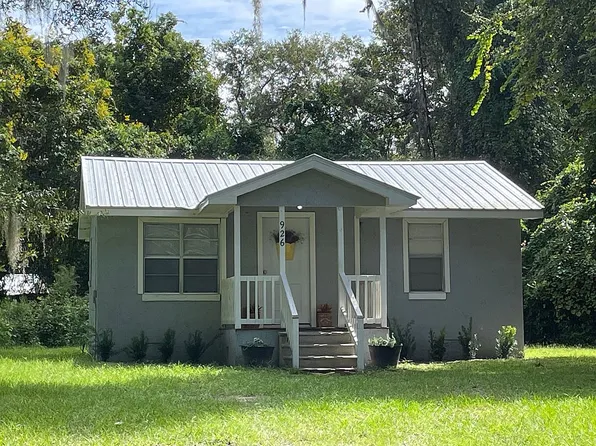 926 Center St, Crescent City, FL 32112