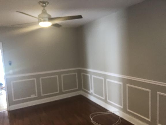 4th image of 2955 N Avers Ave #1