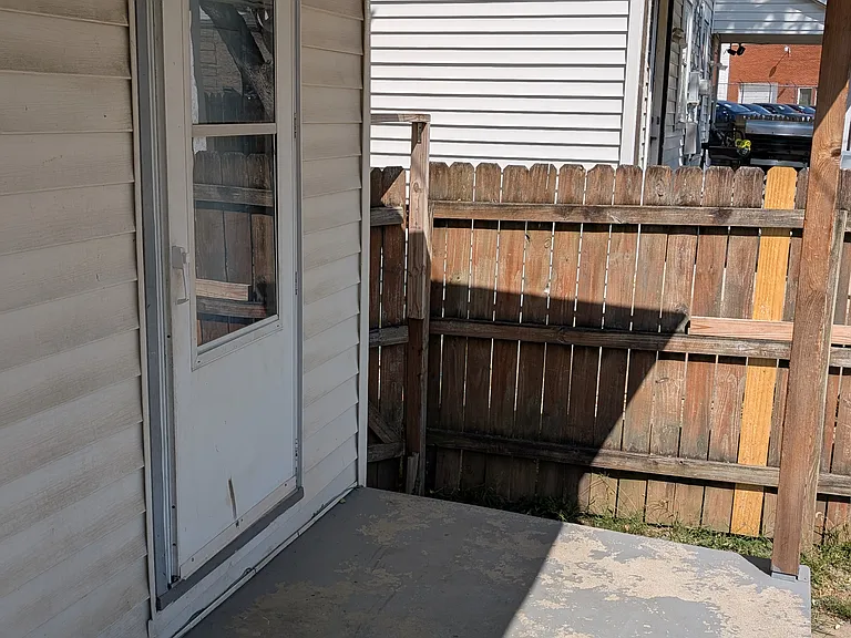 704 Kolping Ave — Photo 16