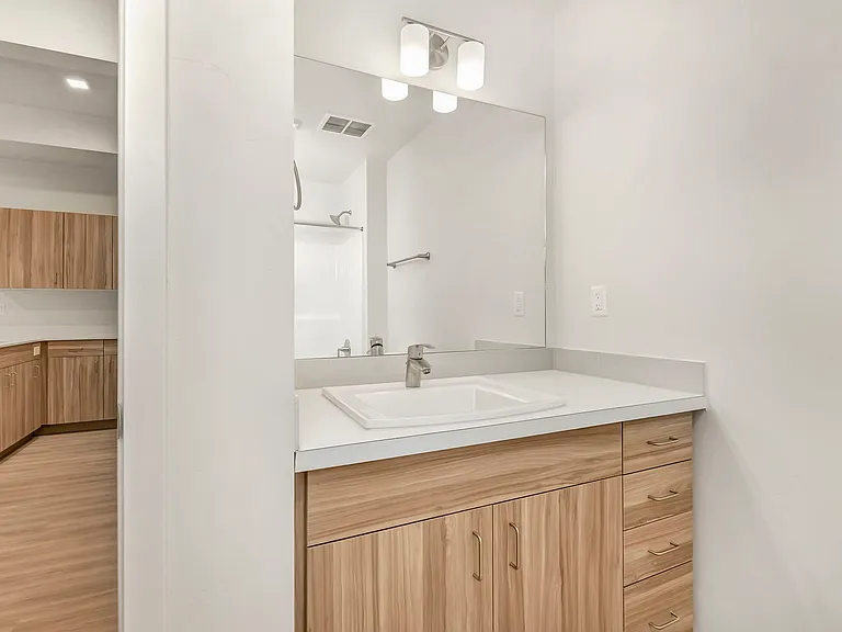 Parkway Apartments — Photo 26
