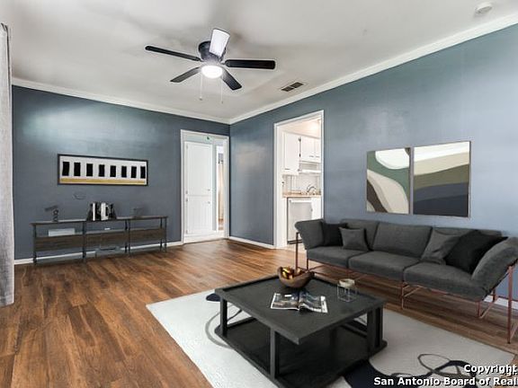 3rd image of 430 W BYRD BLVD