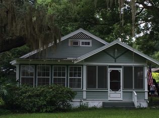 136 Central Ave, San Mateo, FL 32187