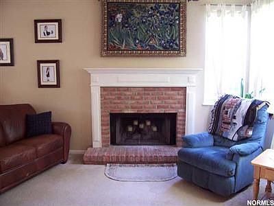3rd image of 7349 Glenside Ln