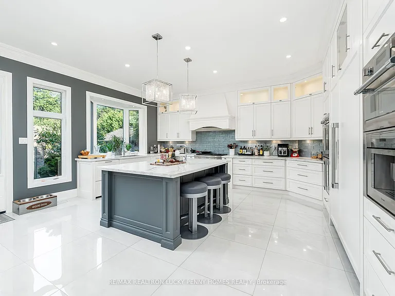30 Bernadotte Dr — Photo 16