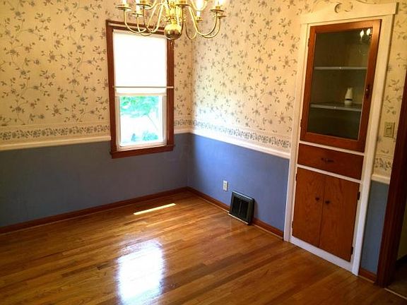 5th image of 2207 Suncrest Dr