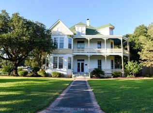 202 W Prairie St, Cuero, TX 77954
