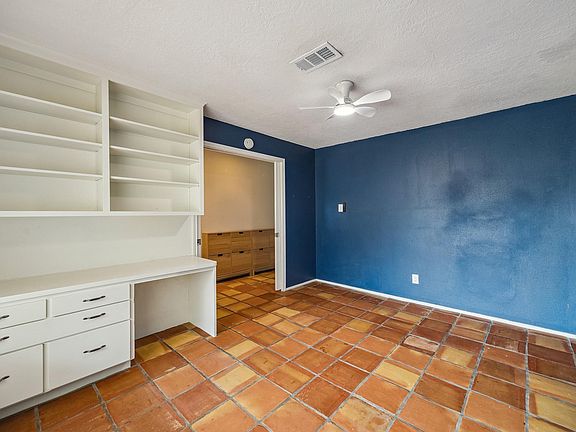 3rd image of 5926 Willowbend Blvd
